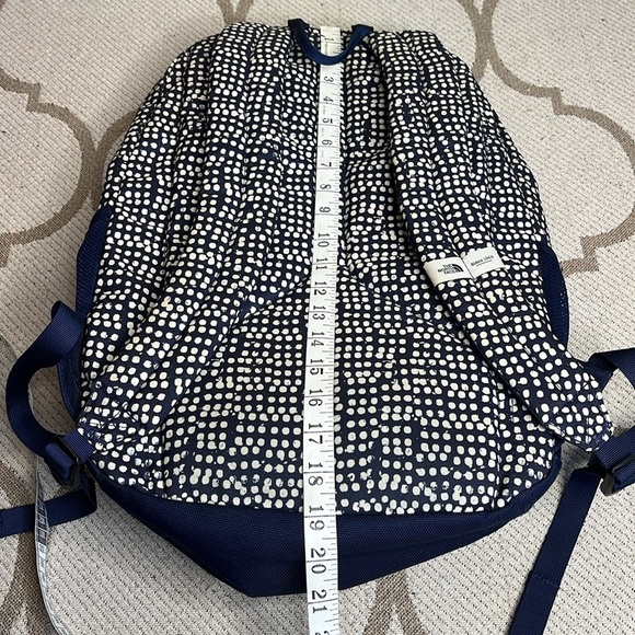The North Face Wise Guy Backpack, Navy White, Medium Size school bag, hiking - Picture 7 of 17